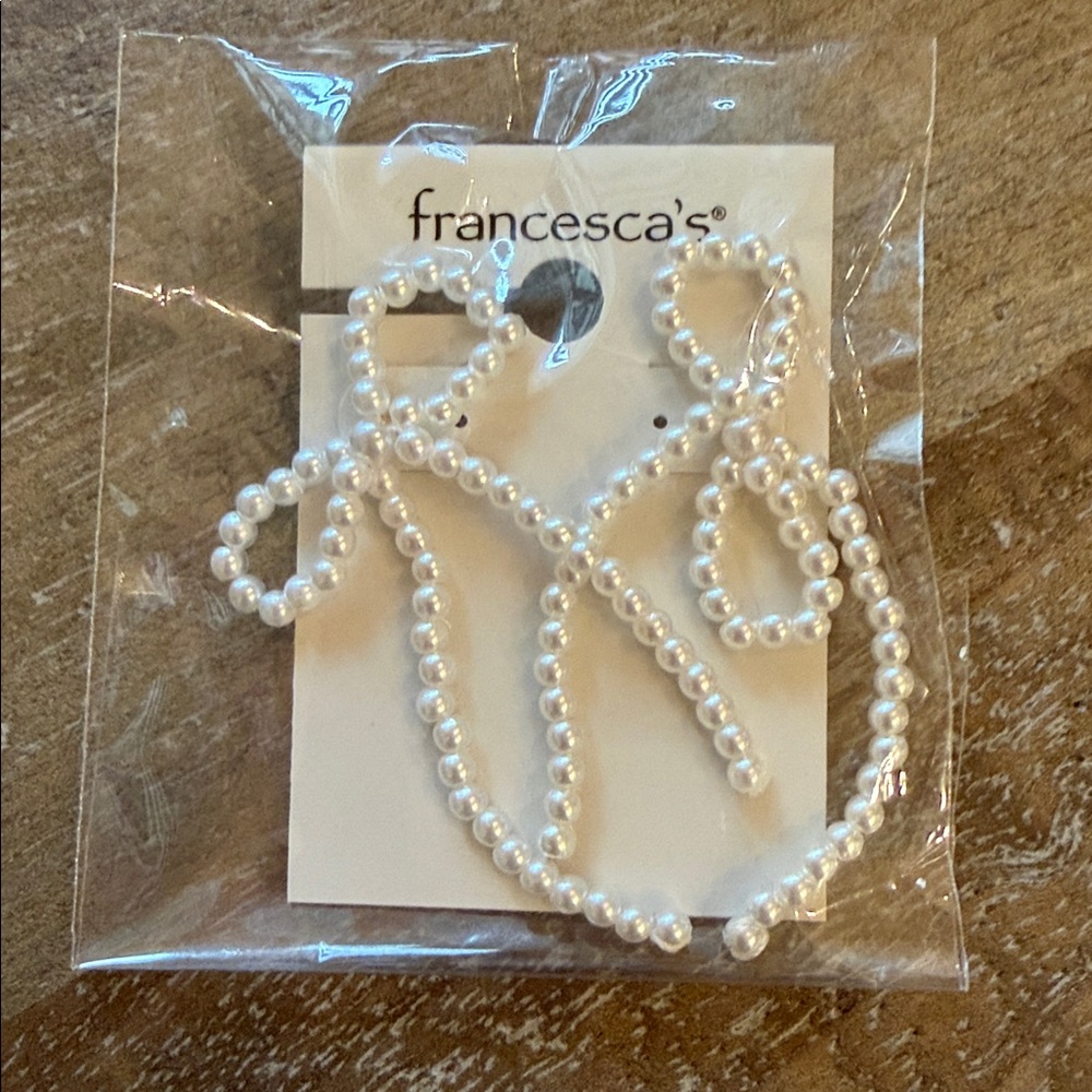 Francesca’s Pearl Bow Drop Earrings - Picture 4 of 5